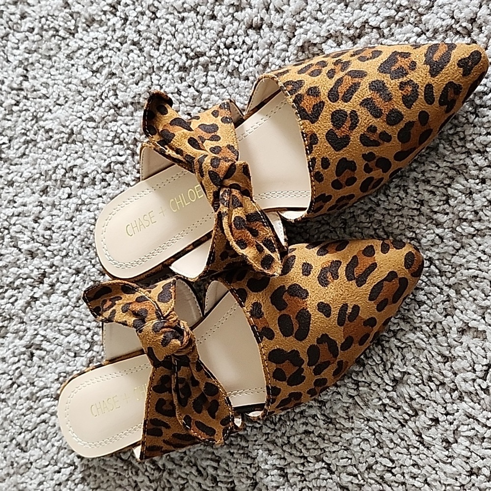 Chase + Chloe Flats